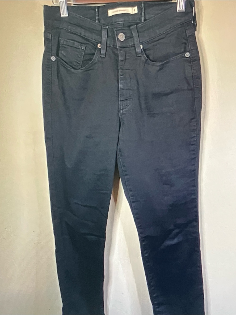 Levi's Women's Straight Leg Jeans in Black Denim